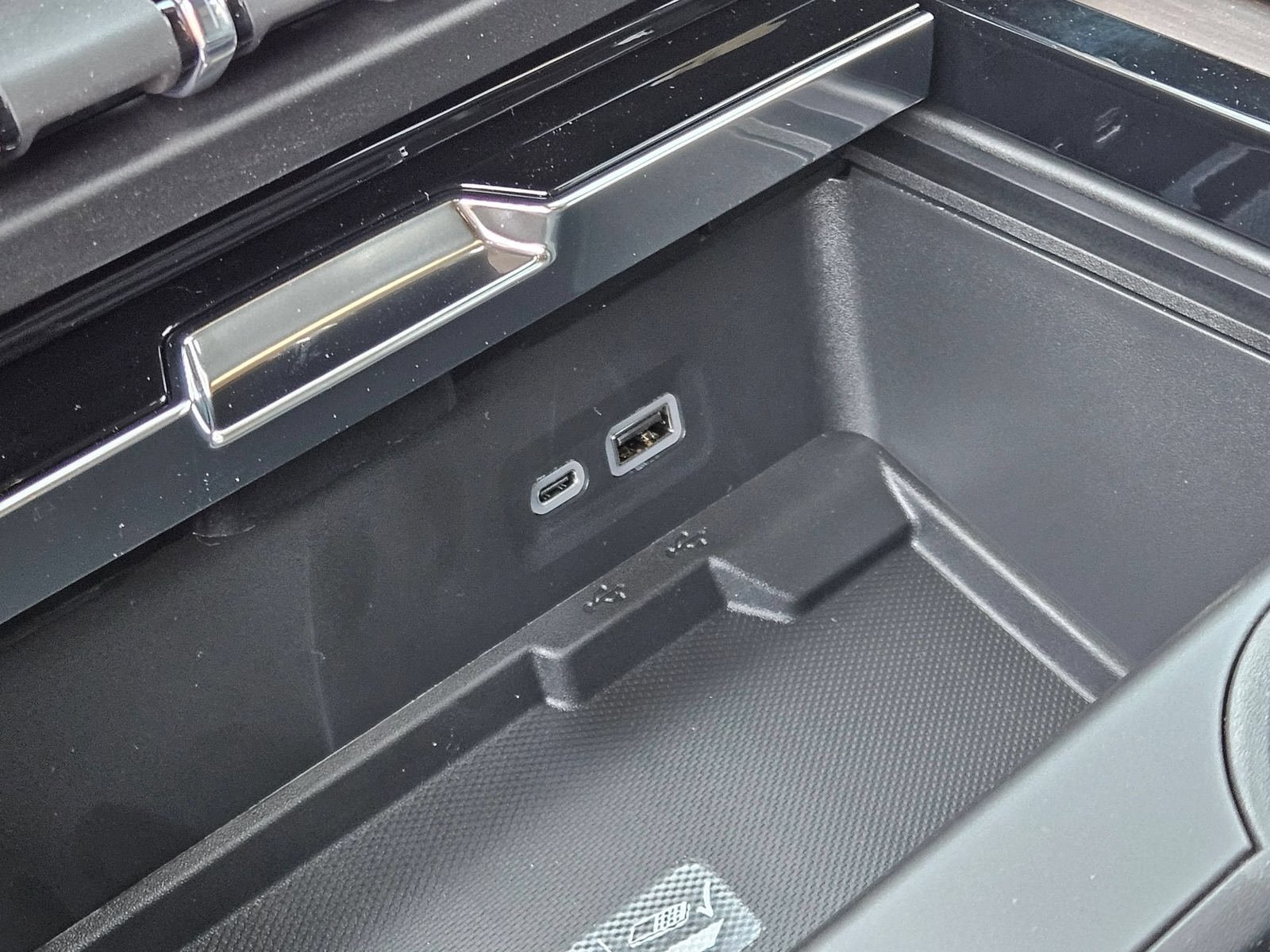New 2026 GMC Yukon Denali AWD/4WD image 19
