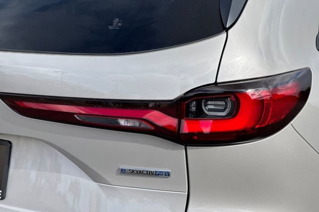 New 2025 MAZDA CX-90 Plug-In Hybrid w/ Preferred image 32