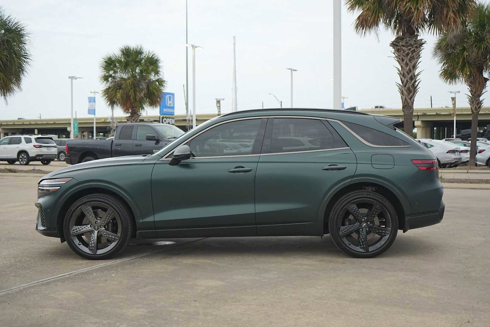 Used 2024 Genesis GV70 3.5T Sport w/ Sport Prestige Package AWD/4WD image 3
