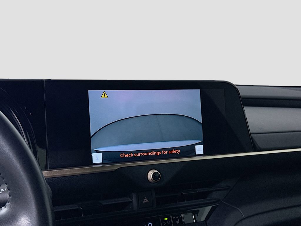 Used 2023 Toyota Crown XLE image 14