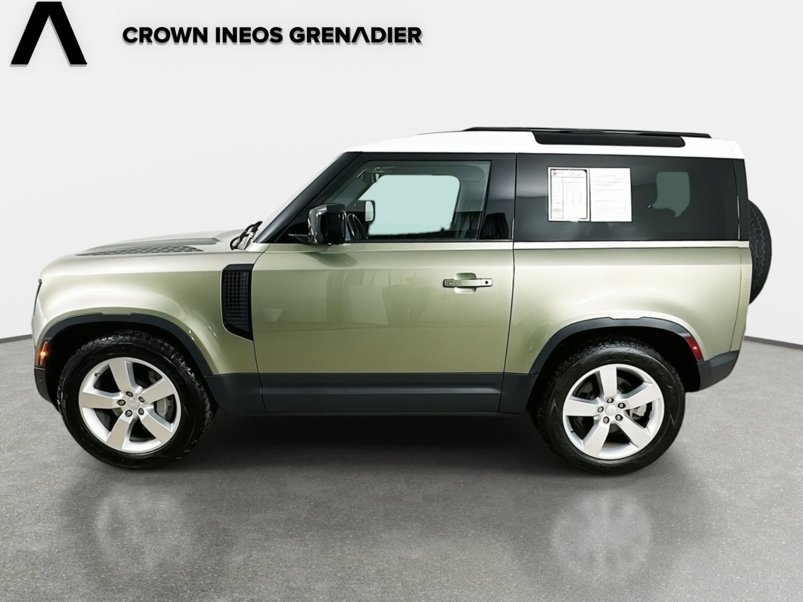 Used 2021 Land Rover Defender 90 First Edition image 7