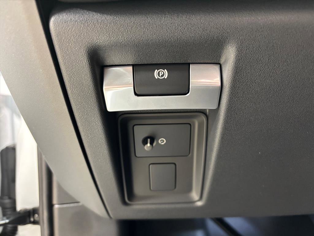 Used 2026 Land Rover Defender 110 S image 22