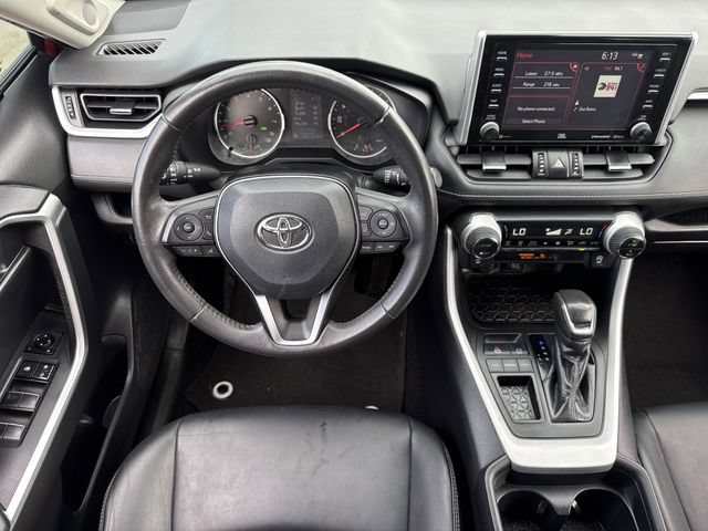 Used 2020 Toyota RAV4 XLE Premium FWD image 13