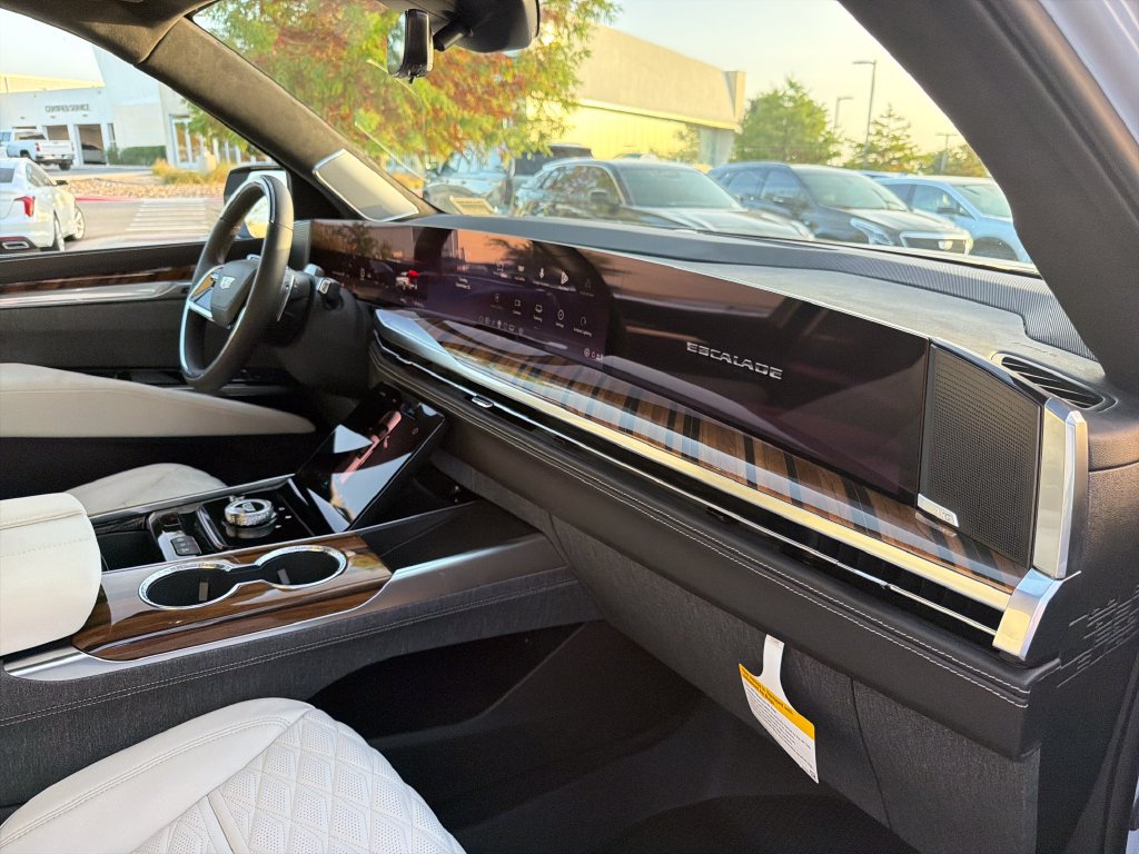 New 2026 Cadillac Escalade ESV Platinum Luxury w/ LPO, Floor Liner Package AWD/4WD image 38