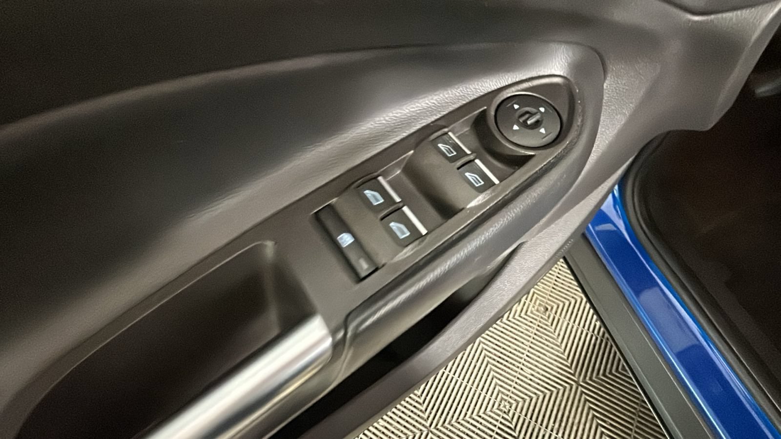 Used 2019 Ford Escape SEL AWD/4WD image 12