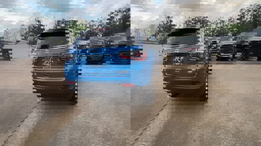 Used 2020 Jeep Compass Latitude w/ Popular Equipment Group image 6