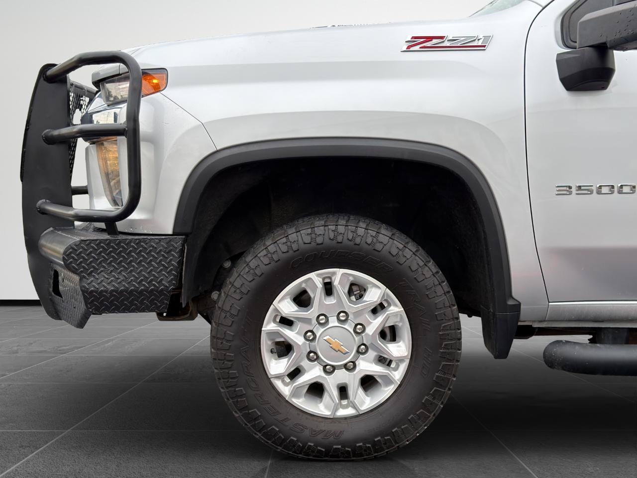 Used 2022 Chevrolet Silverado 3500 LT w/ Convenience Package AWD/4WD image 4