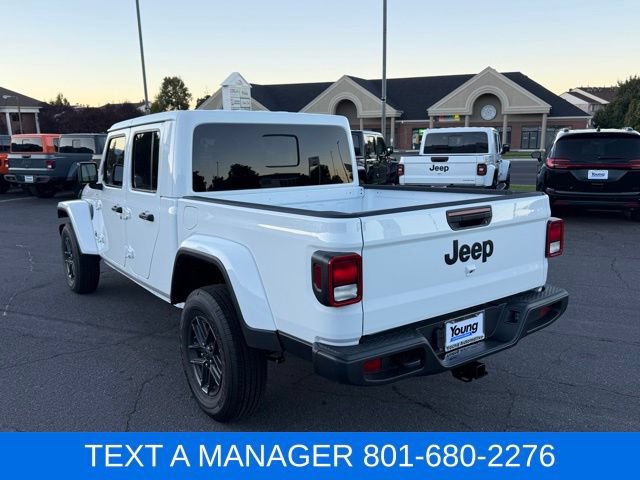 Used 2025 Jeep Gladiator Sport AWD/4WD image 8