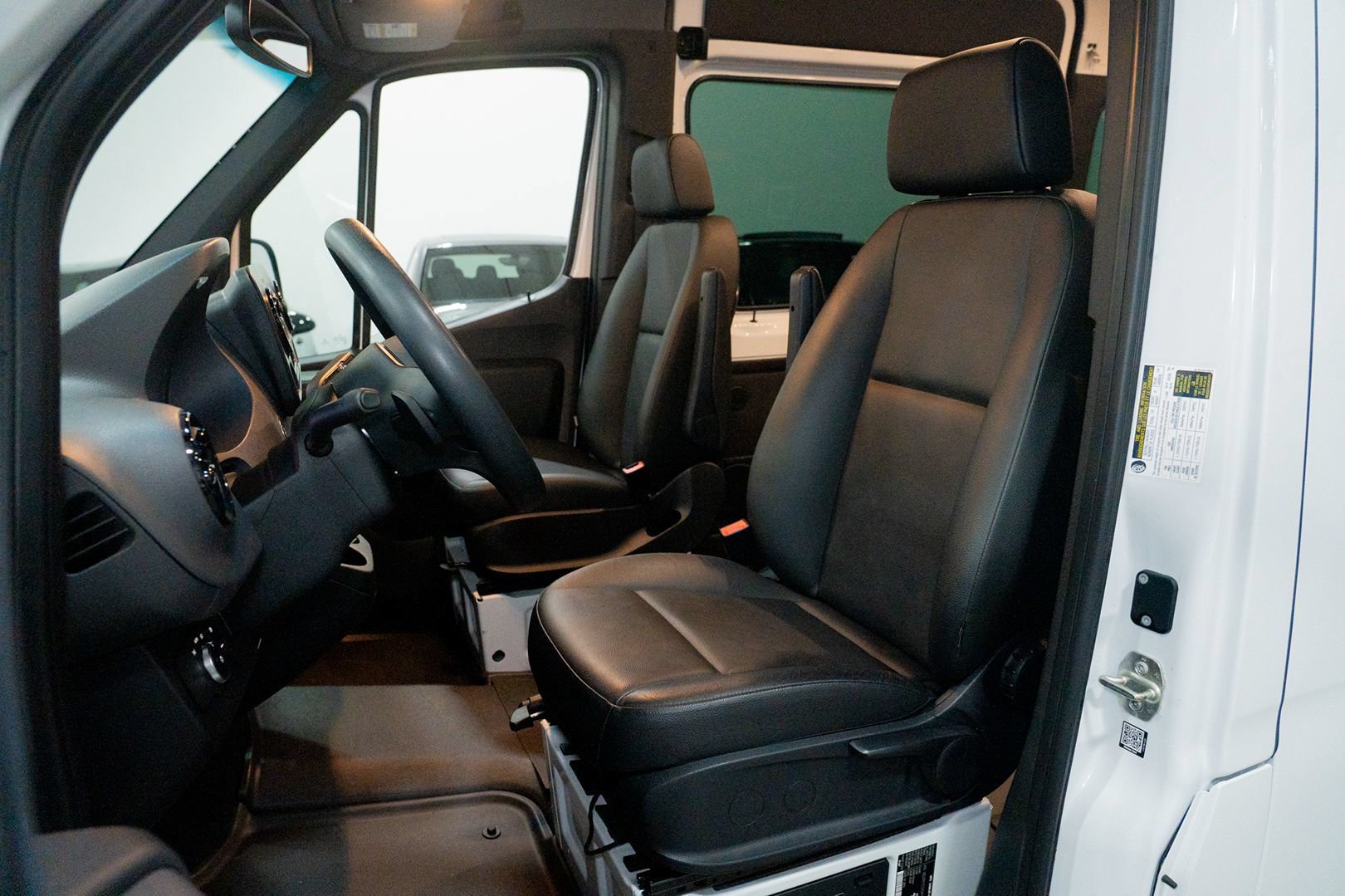Used 2019 Mercedes-Benz Sprinter 2500 image 19