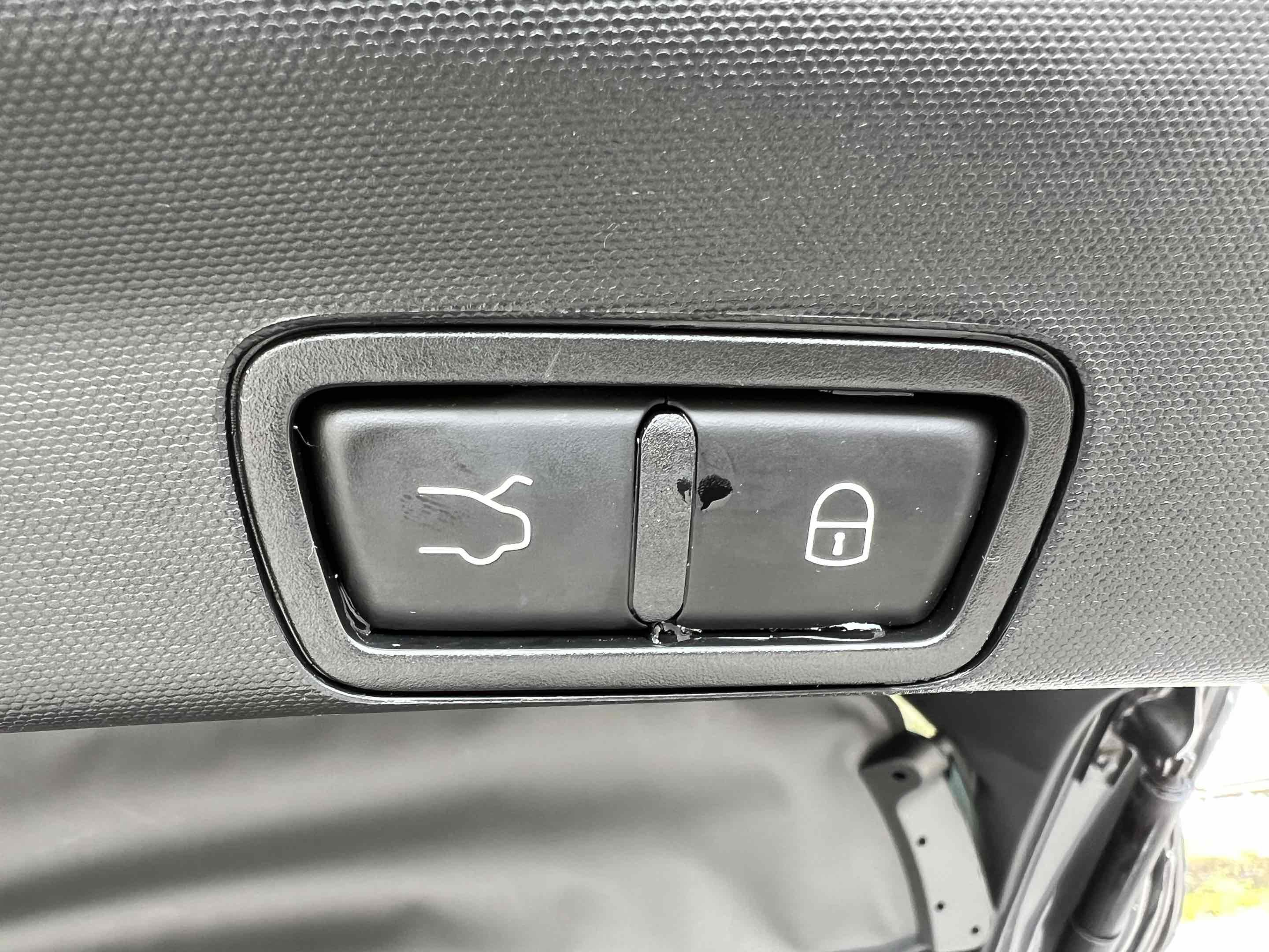 Used 2020 Alfa Romeo Stelvio Ti w/ Nero Edizione image 12