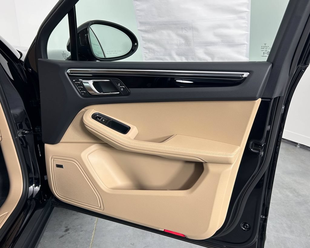 New 2026 Porsche Macan AWD/4WD image 24