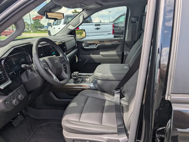 New 2026 Chevrolet Silverado 1500 RST w/ Redline Edition AWD/4WD image 18