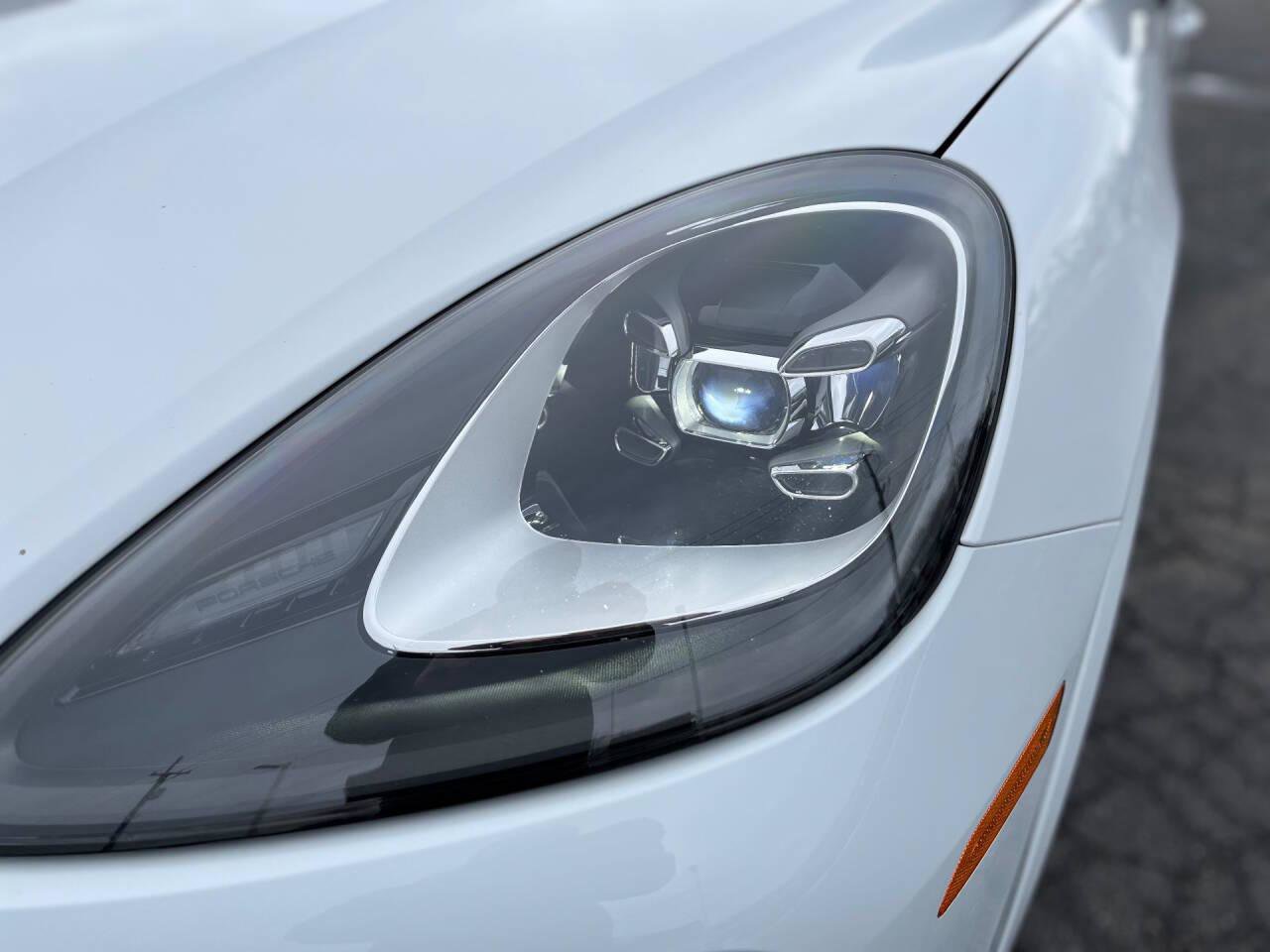 Used 2022 Porsche Cayenne Platinum Edition AWD/4WD image 12