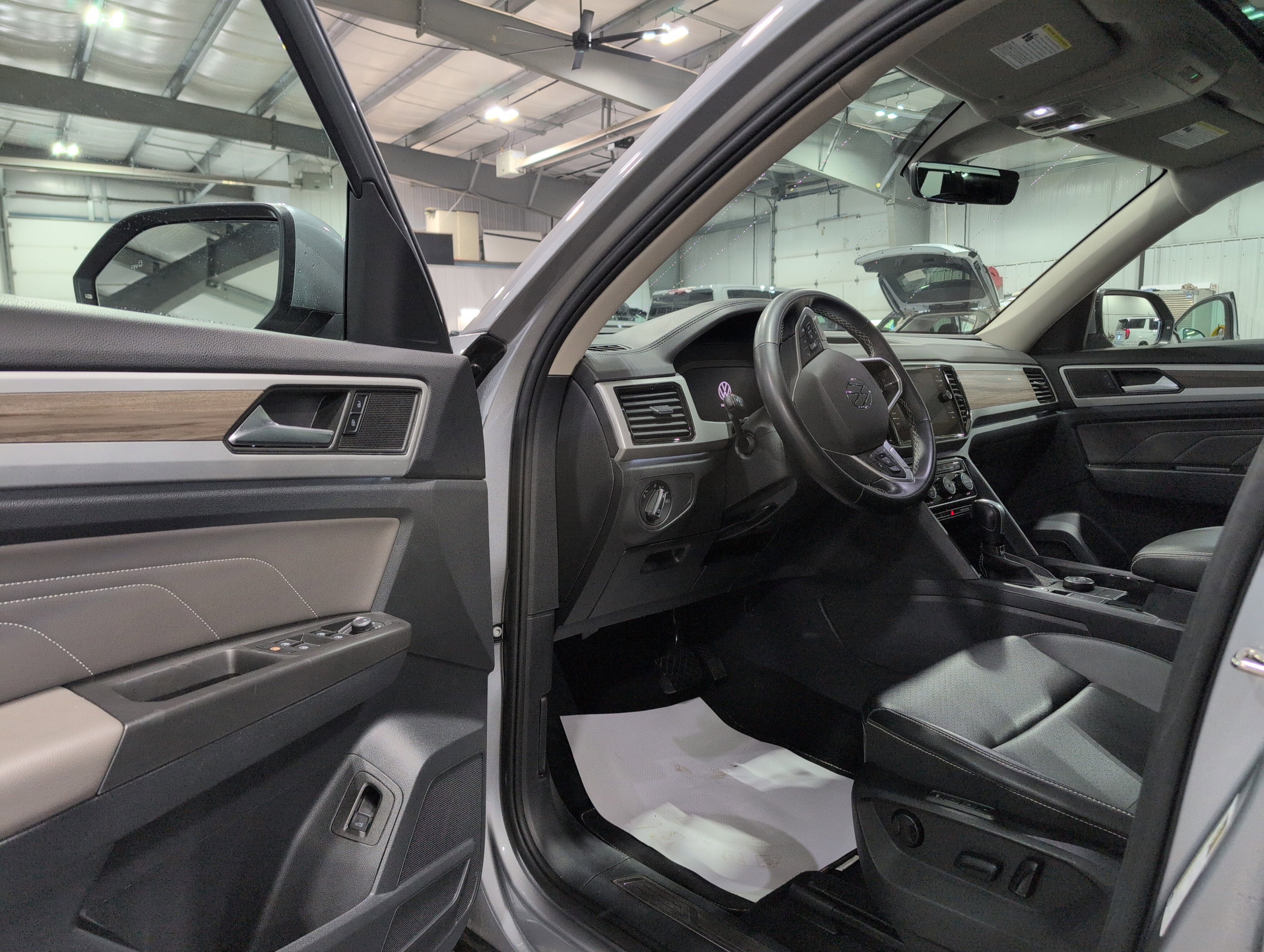 Used 2022 Volkswagen Atlas SEL image 8