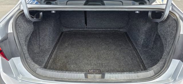 Used 2023 Volkswagen Jetta SE image 7