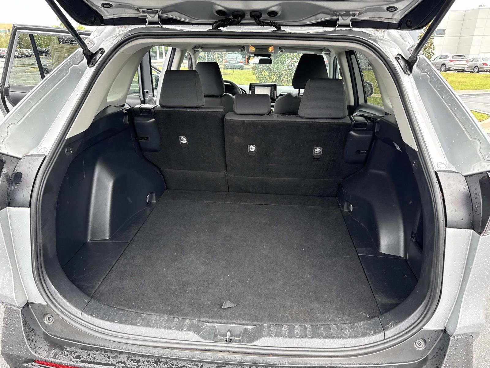 Used 2020 Toyota RAV4 XLE image 11