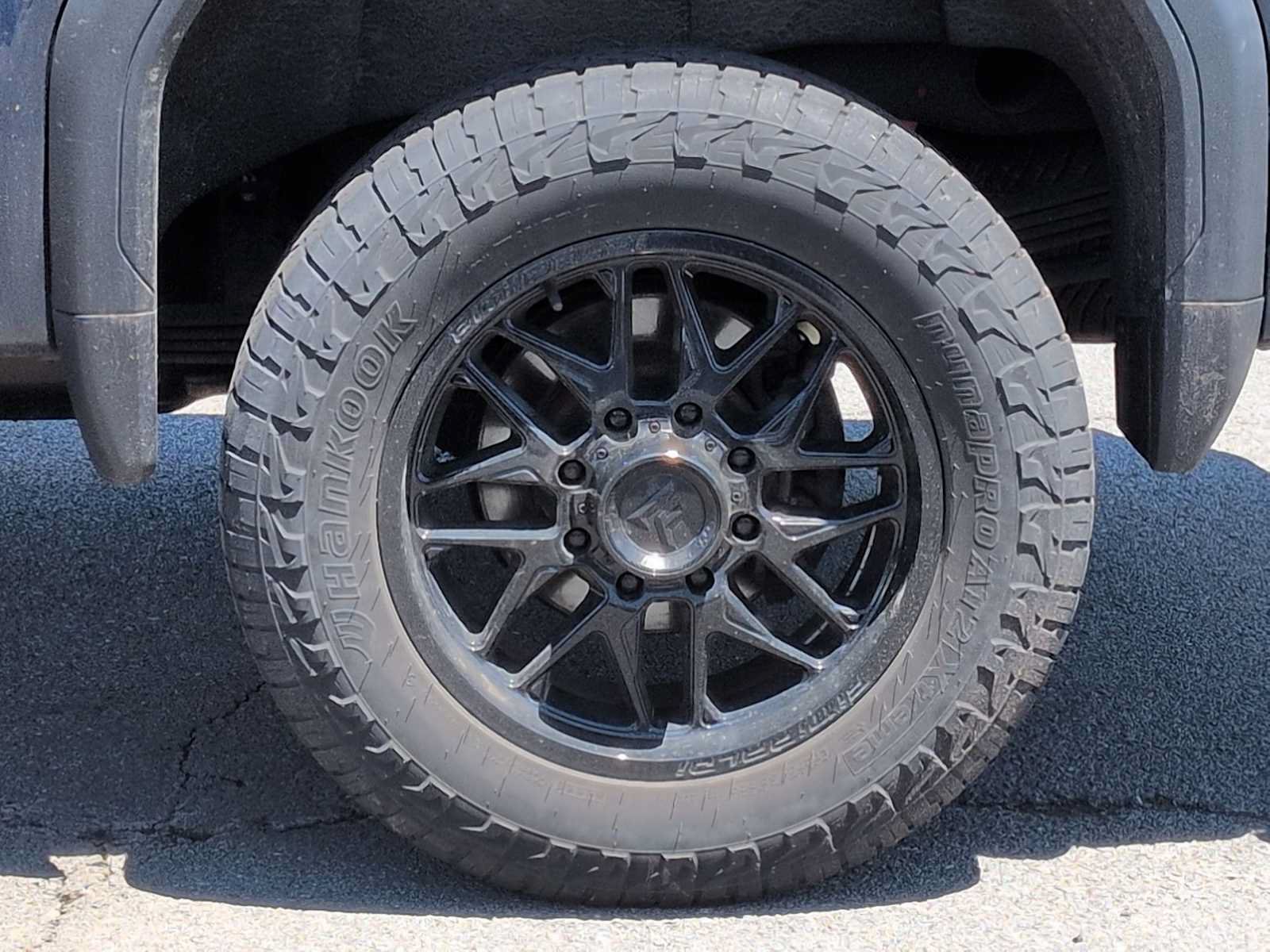Used 2023 GMC Sierra 2500 Denali w/ Denali Ultimate Package AWD/4WD image 13