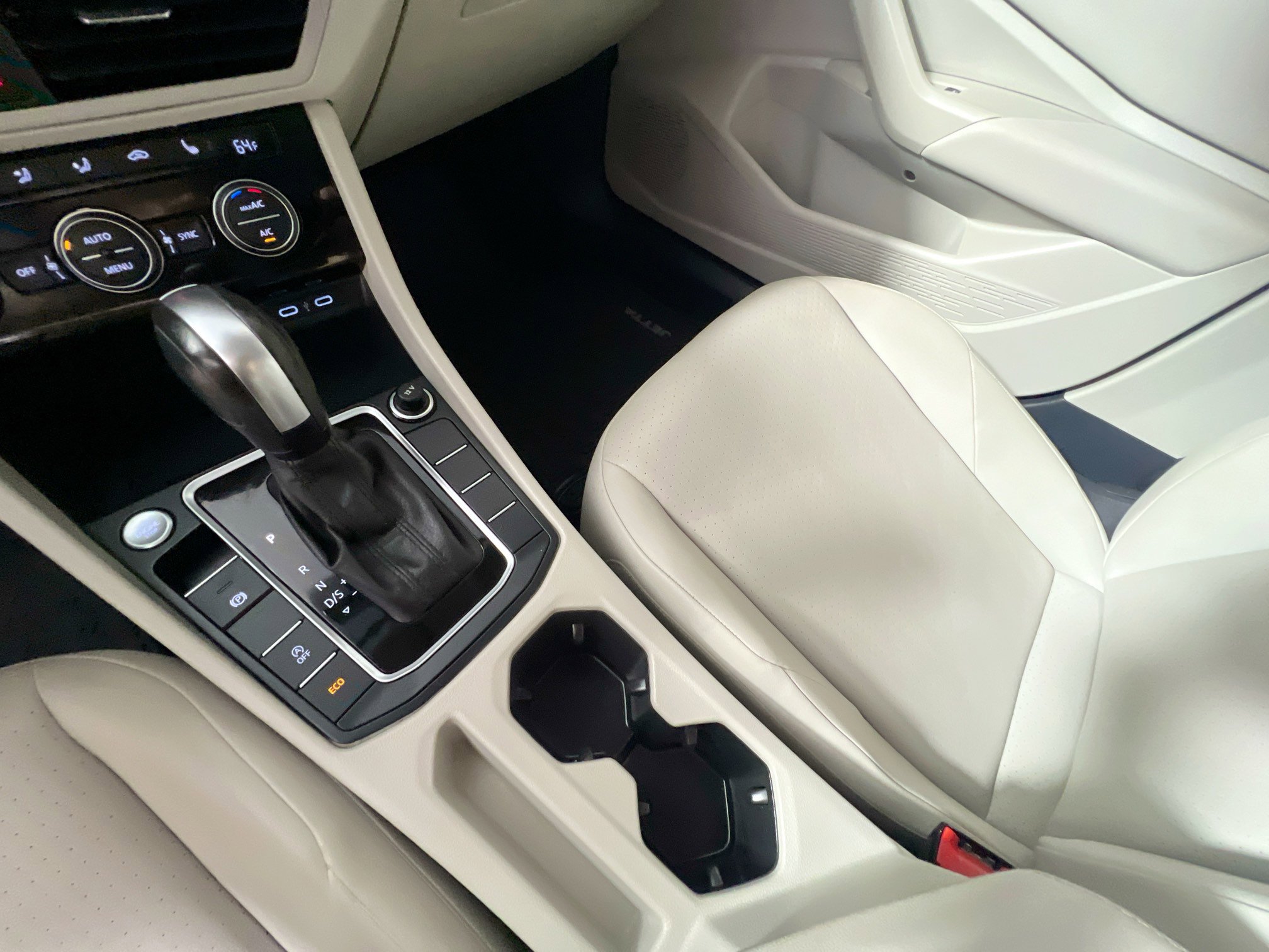 Used 2020 Volkswagen Jetta SE image 26