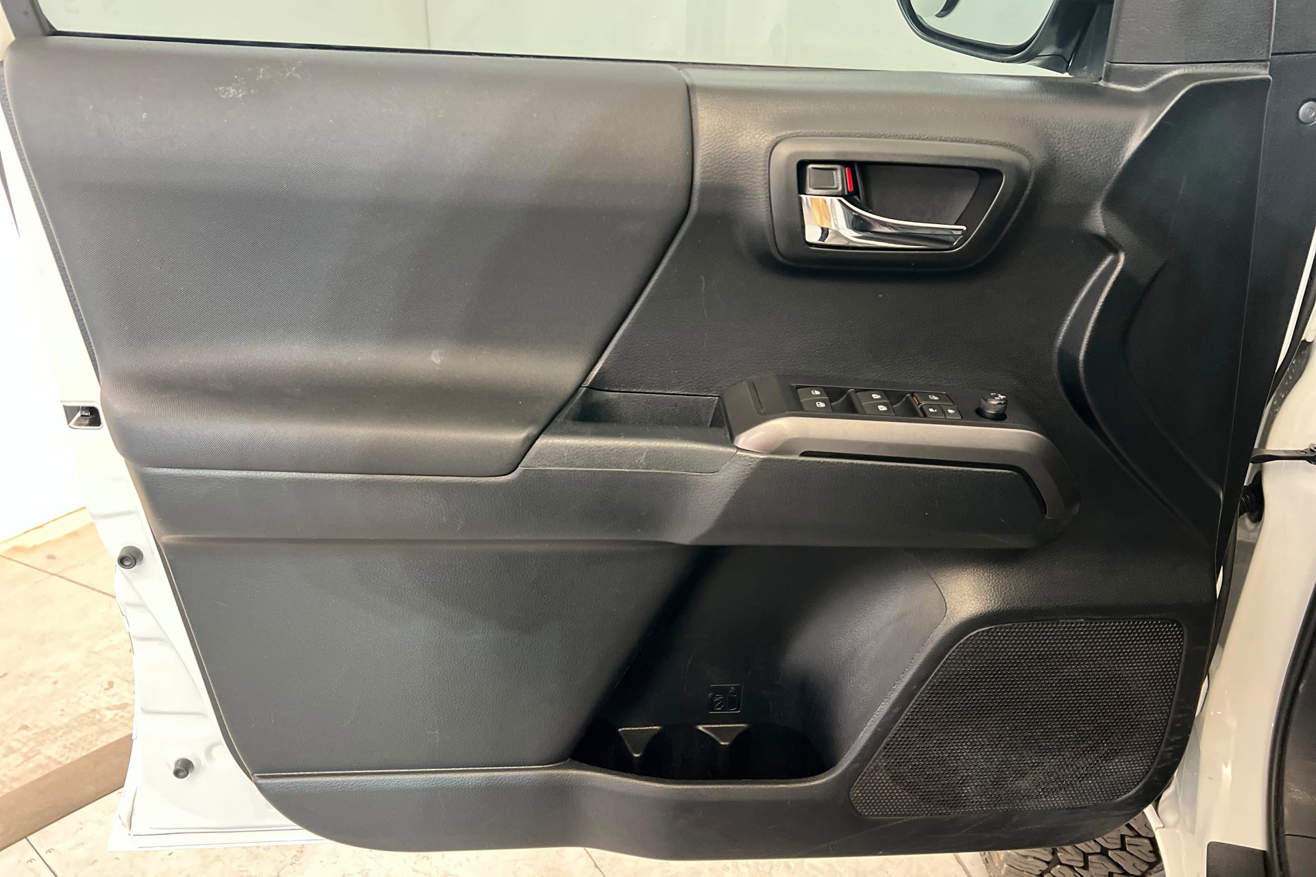 Used 2021 Toyota Tacoma TRD Sport w/ Technology Package image 15