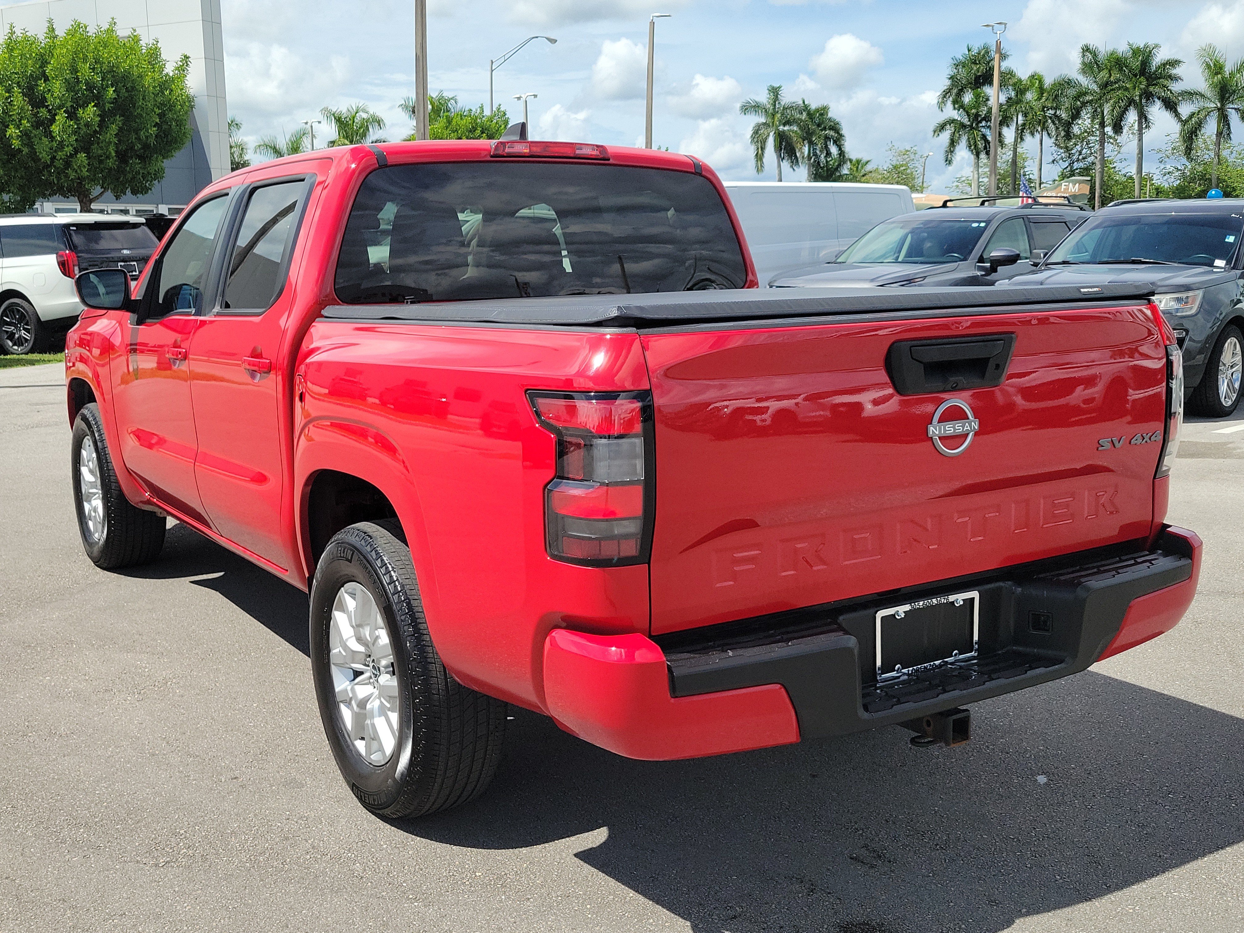 Used 2023 Nissan Frontier SV AWD/4WD image 7