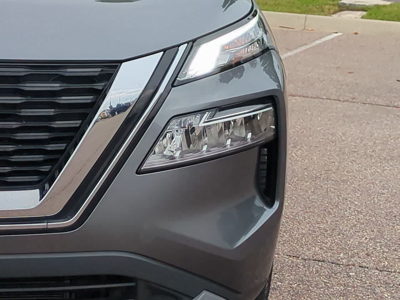 Used 2021 Nissan Rogue SV w/ Premium Package AWD/4WD image 10