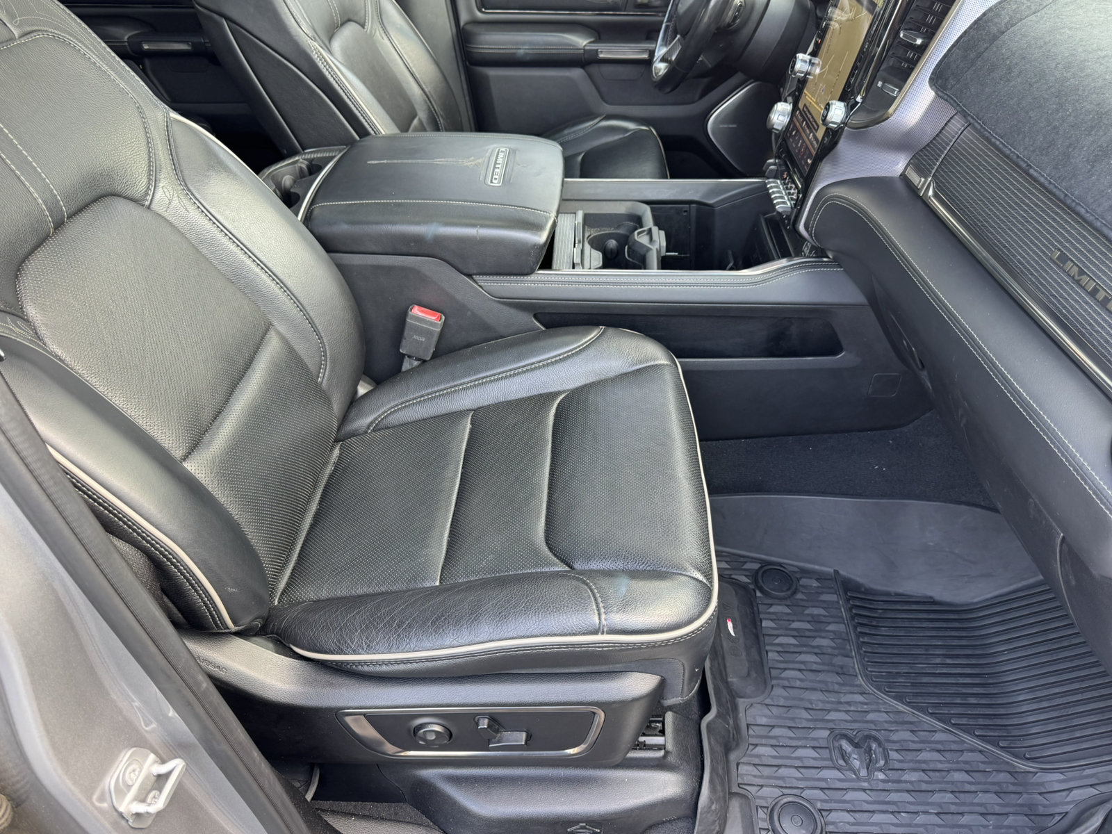 Used 2019 RAM 1500 Limited RWD image 17