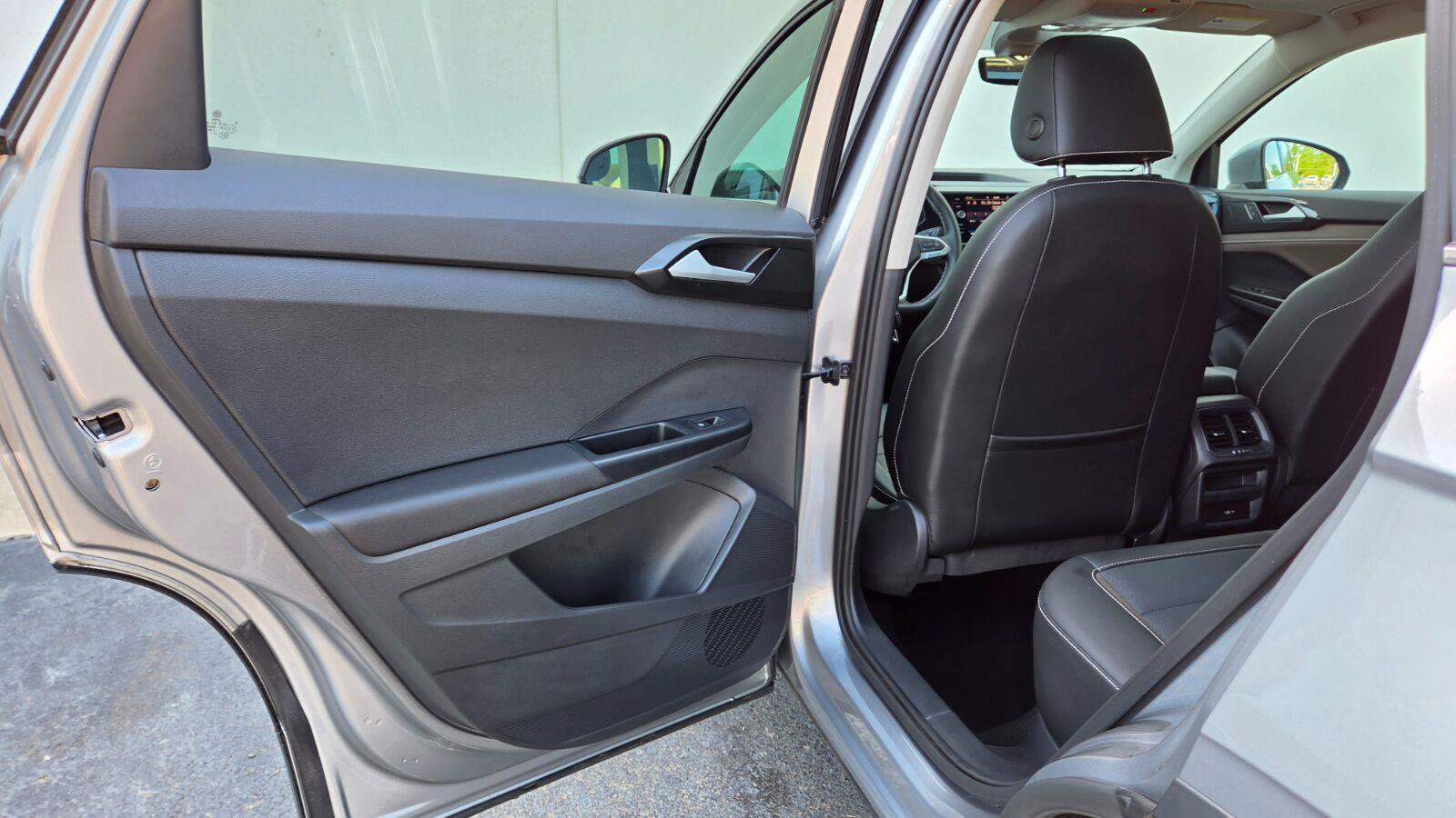 Certified 2023 Volkswagen Taos SEL AWD/4WD image 44
