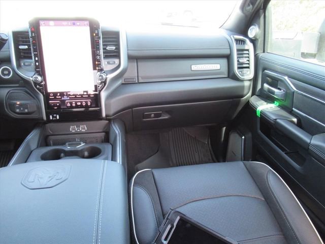 New 2026 RAM 3500 Laramie AWD/4WD image 12