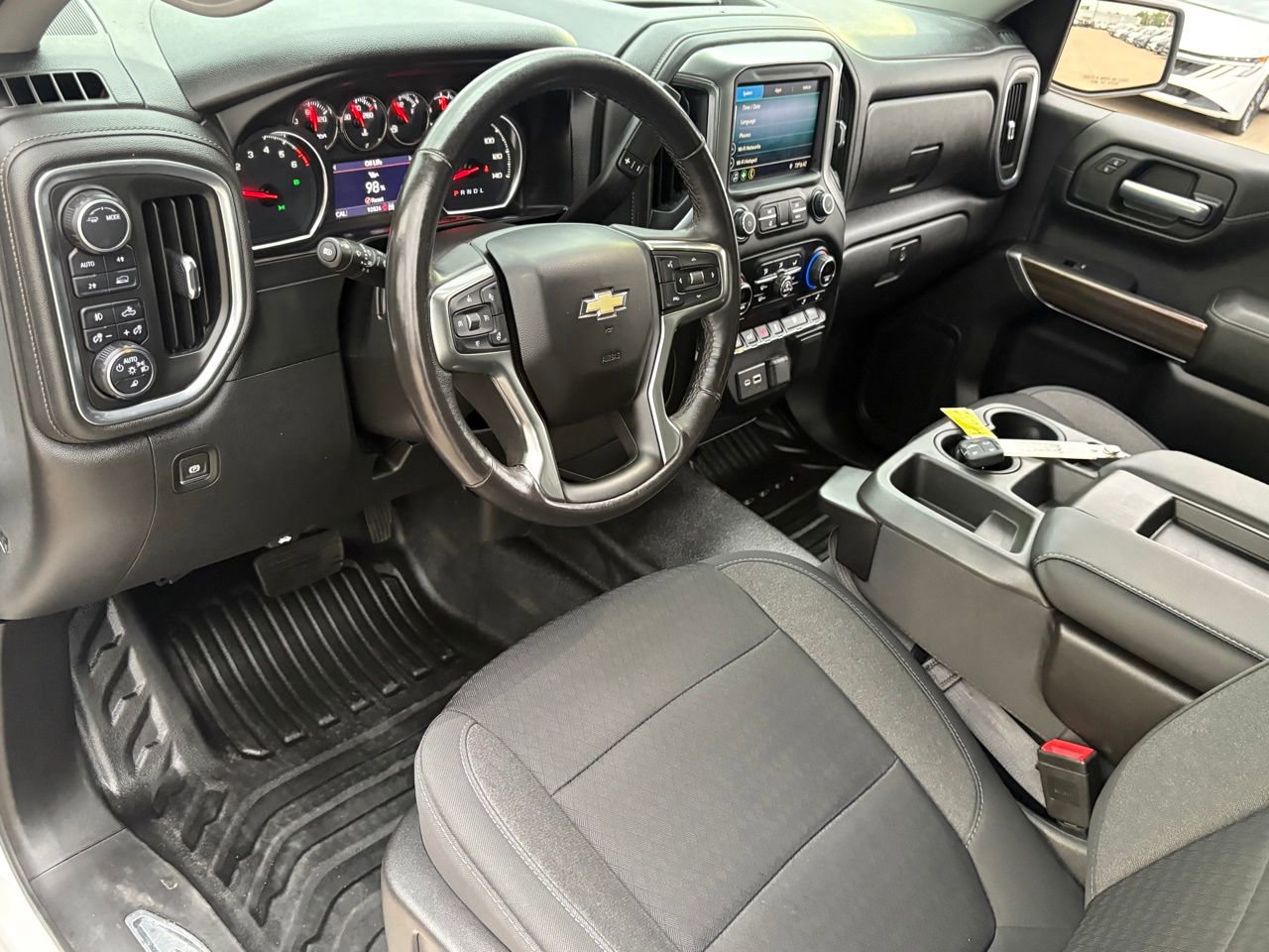 Used 2020 Chevrolet Silverado 1500 LT w/ Convenience Package image 16