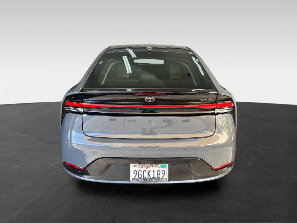Used 2023 Toyota Prius XLE FWD image 5