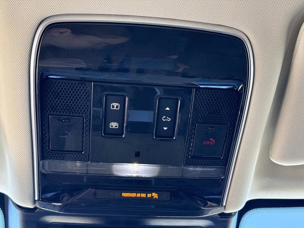 New 2025 Land Rover Range Rover SE image 34