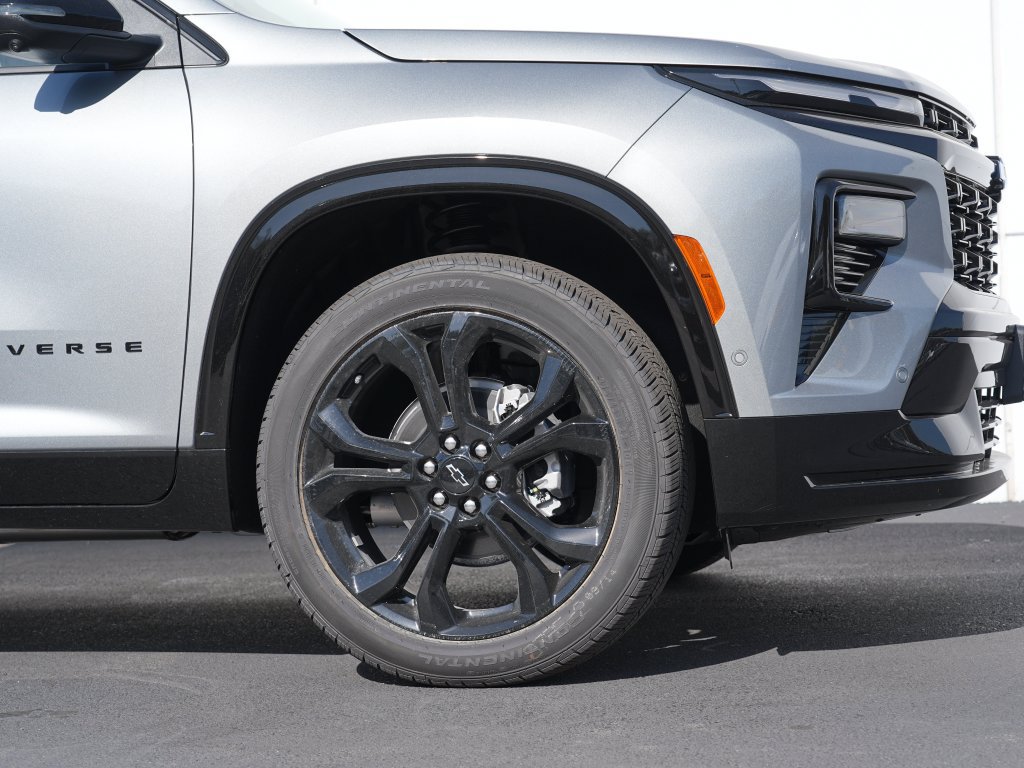 New 2027 Chevrolet Traverse RS w/ LPO, Floor Liner Package AWD/4WD image 7