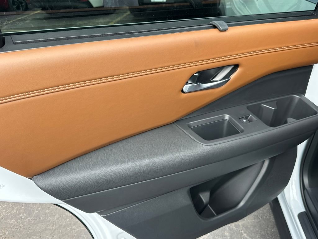 New 2026 Nissan Pathfinder Platinum AWD/4WD image 15