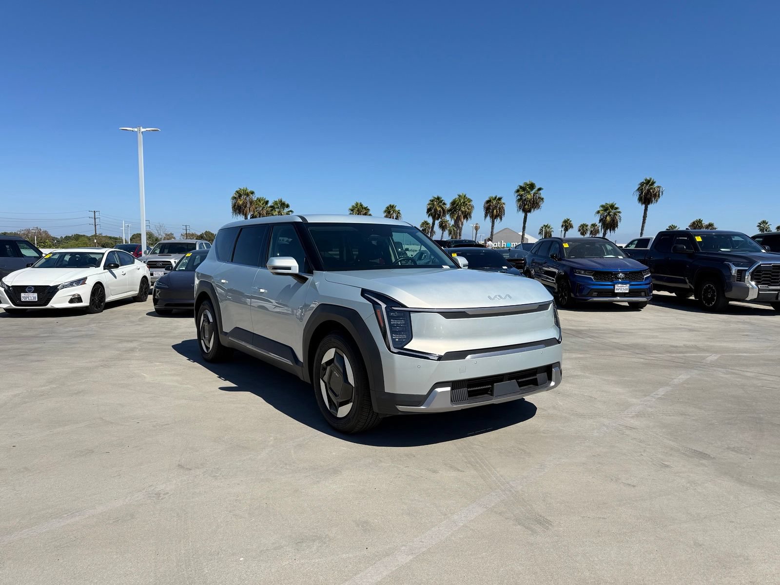 Used 2024 Kia EV9 Light RWD image 4