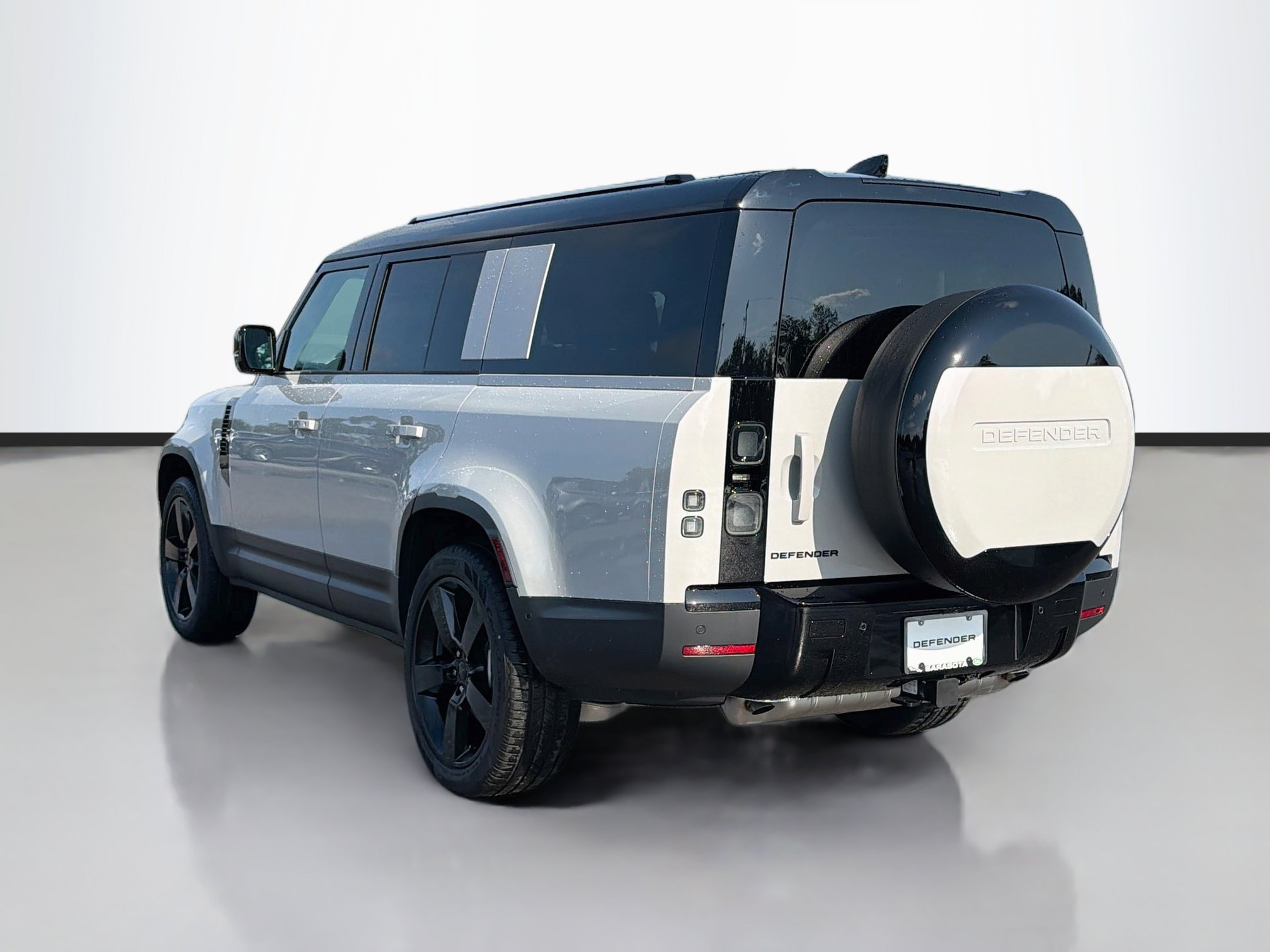 New 2026 Land Rover Defender 130 S AWD/4WD image 3