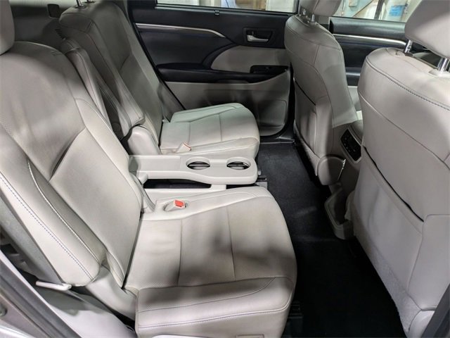 Used 2019 Toyota Highlander Limited image 28