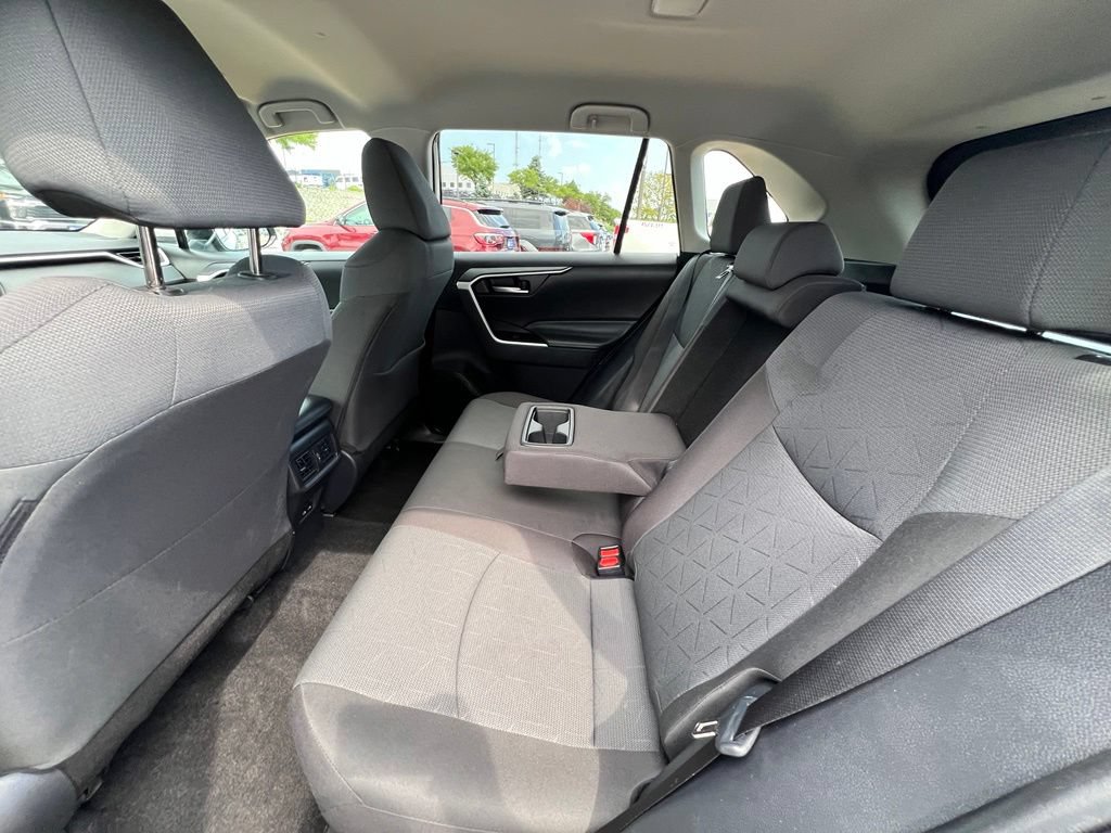 Used 2025 Toyota RAV4 XLE FWD image 21