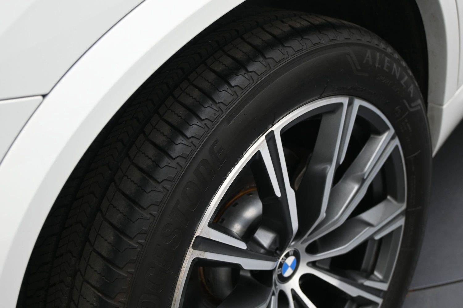 Used 2024 BMW X5 xDrive40i w/ M Sport Package AWD/4WD image 19
