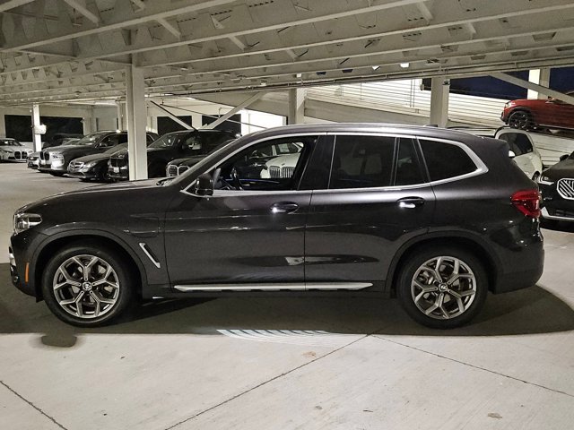 Used 2021 BMW X3 xDrive30e w/ Executive Package AWD/4WD image 3