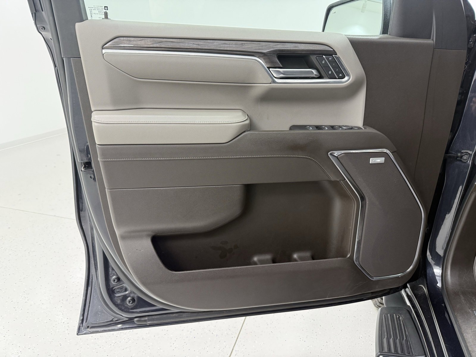 Used 2024 Chevrolet Silverado 1500 LTZ image 13