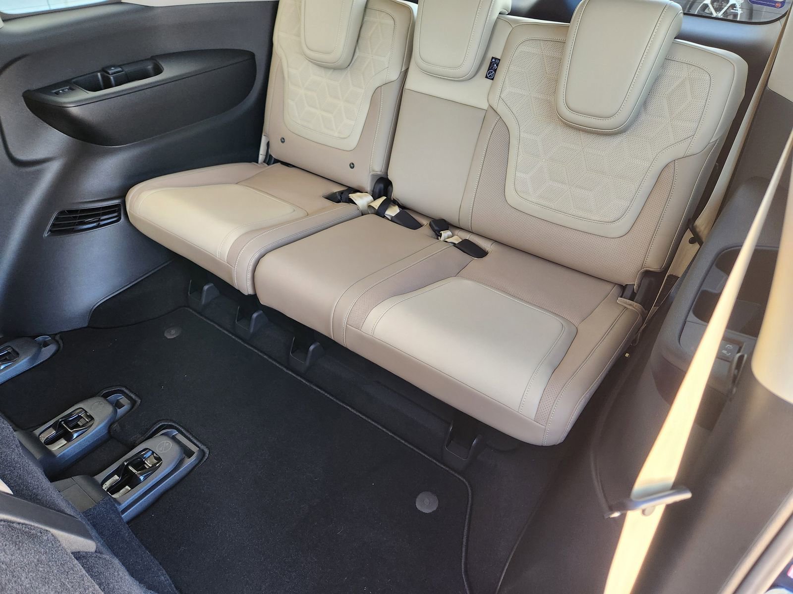 New 2025 Nissan Armada Platinum image 24