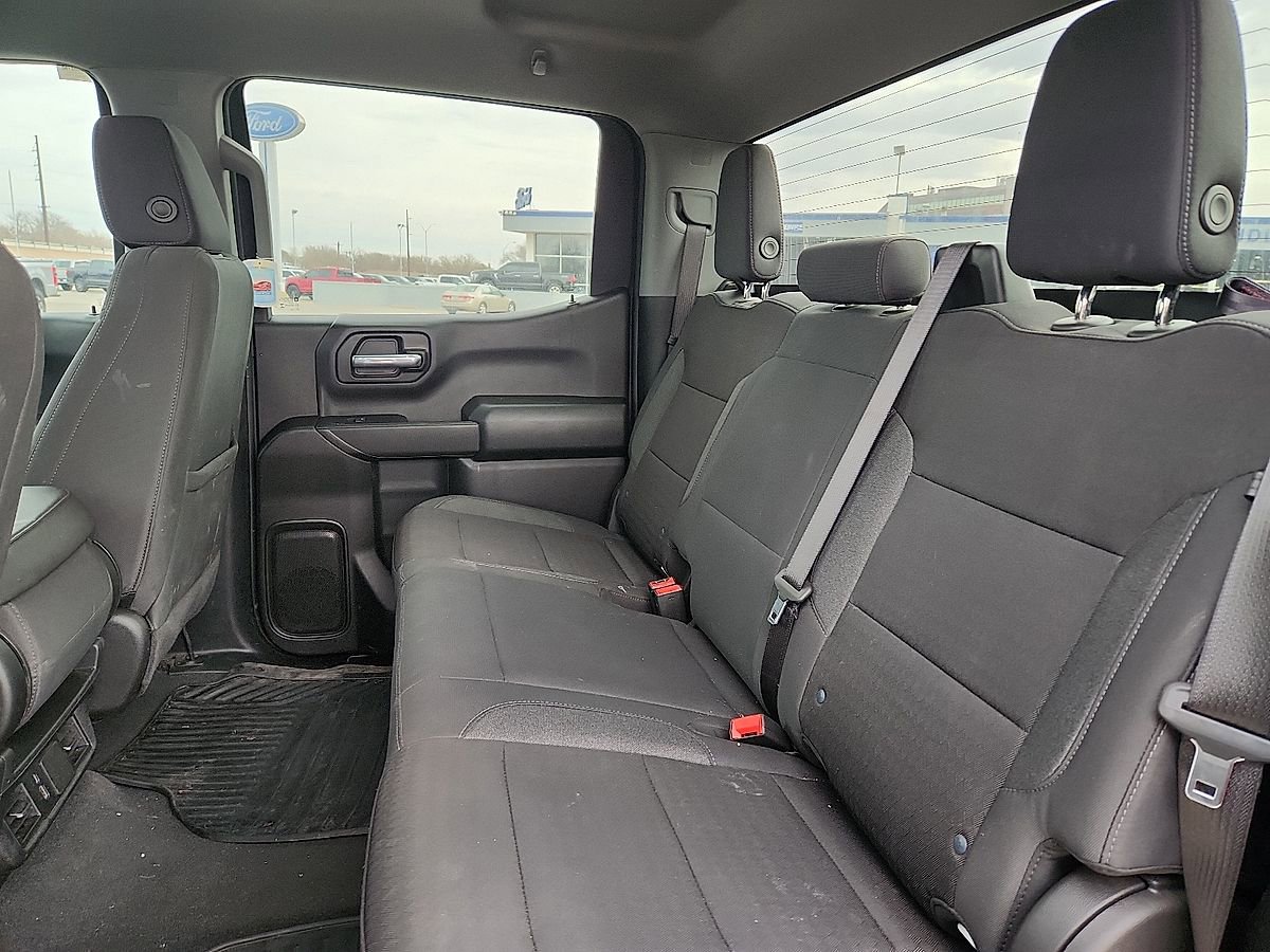 Used 2025 Chevrolet Silverado 1500 Custom w/ Turbomax Blackout Package image 5