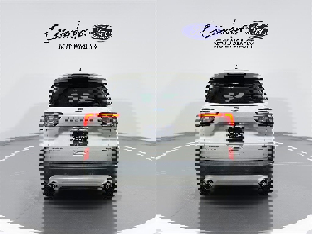 Used 2020 Ford Escape Titanium w/ Titanium Premium Package 2.0 image 7