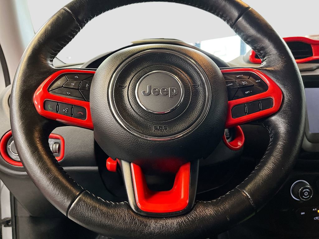 Used 2018 Jeep Renegade Latitude w/ Cold Weather Group image 11