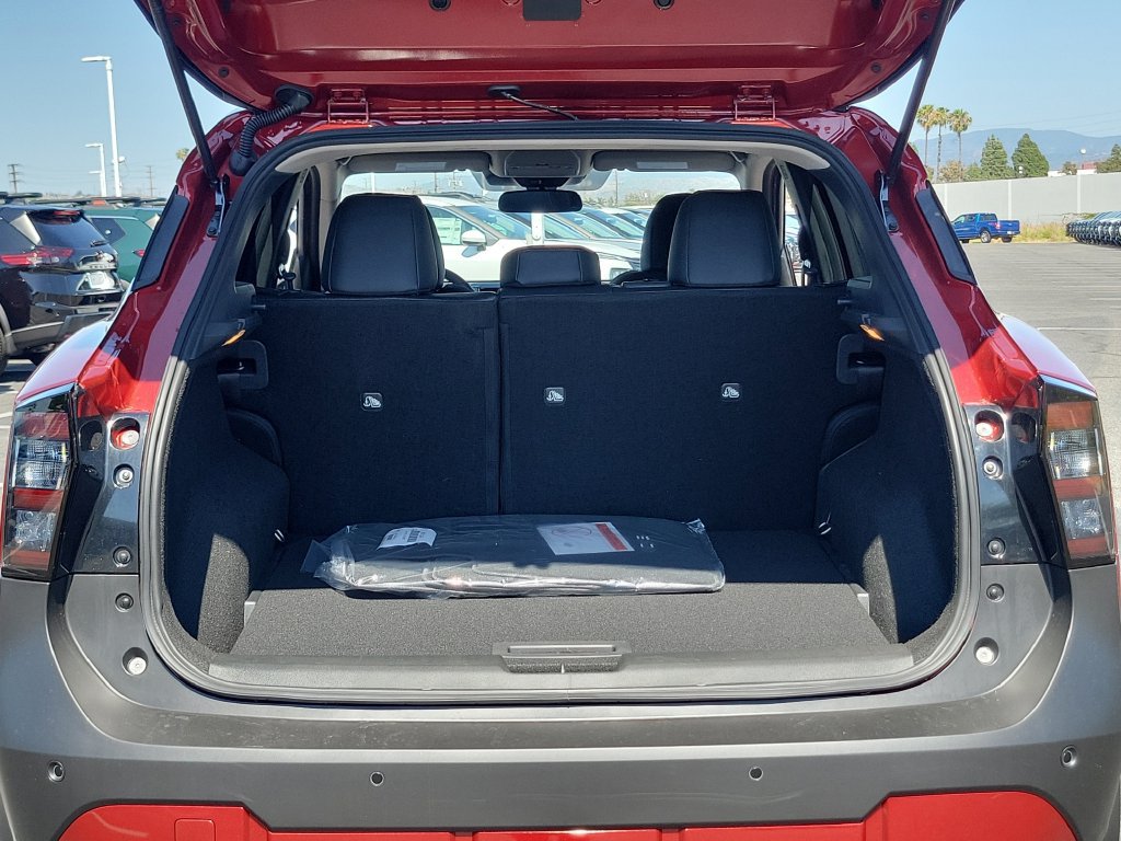 New 2026 Nissan Kicks SR FWD image 35