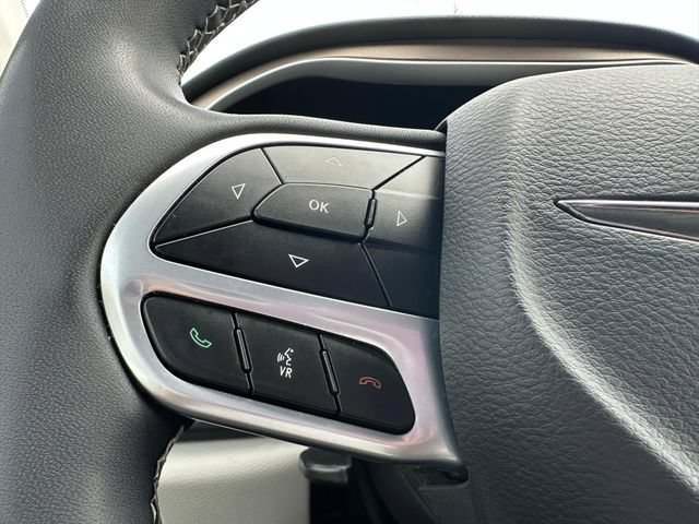 Used 2022 Chrysler Voyager LX FWD image 20