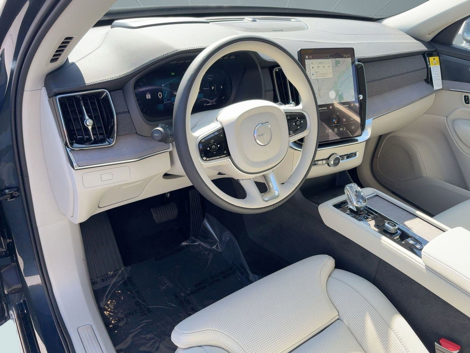 New 2026 Volvo XC90 B6 Ultra w/ Protection Package image 4