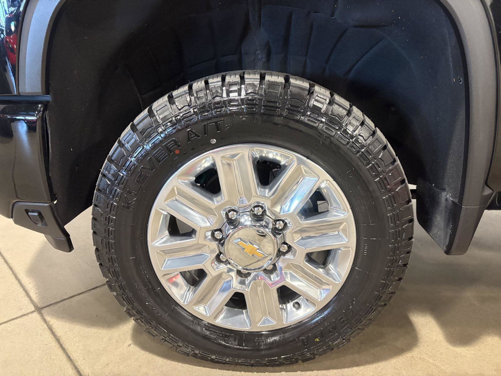 Used 2025 Chevrolet Silverado 2500 High Country w/ High Country Premium Package AWD/4WD image 61