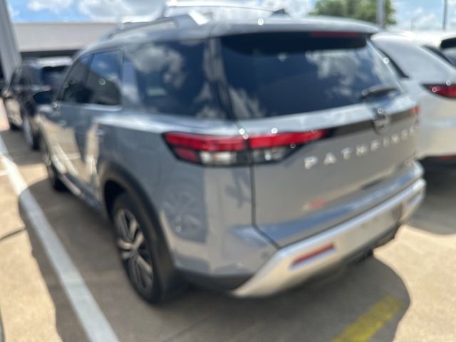 Used 2025 Nissan Pathfinder Platinum image 4