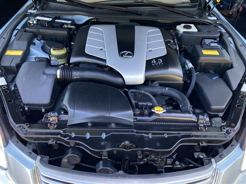 Used 2004 Lexus SC 430 Convertible RWD image 37